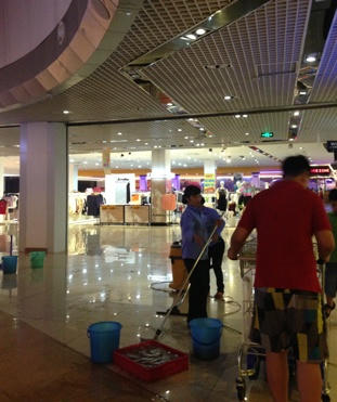  Siêu thị hiện đại dưới lòng đất Ocean Mart “hễ mưa là…dột”